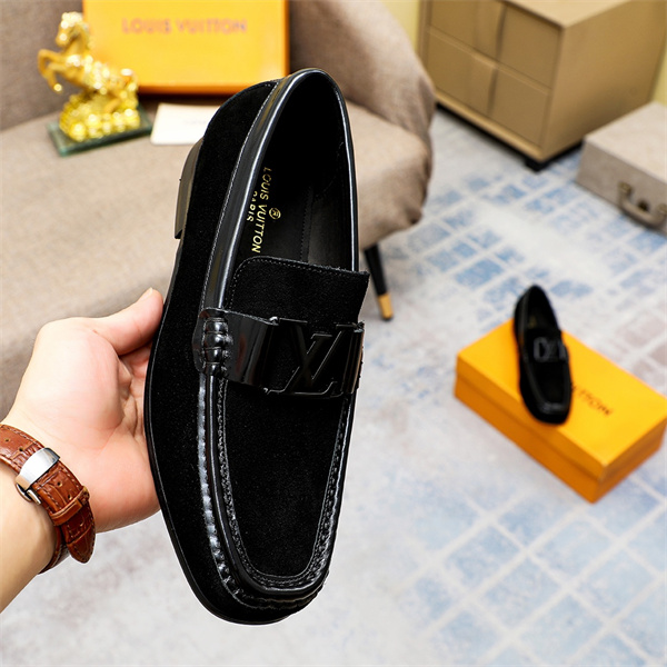 Lv Loafer 010