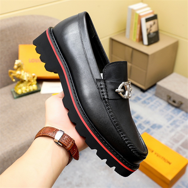 Lv Loafer 023