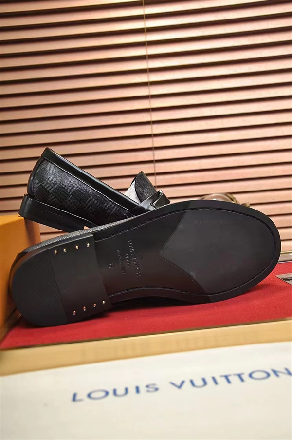 Lv Loafer 061