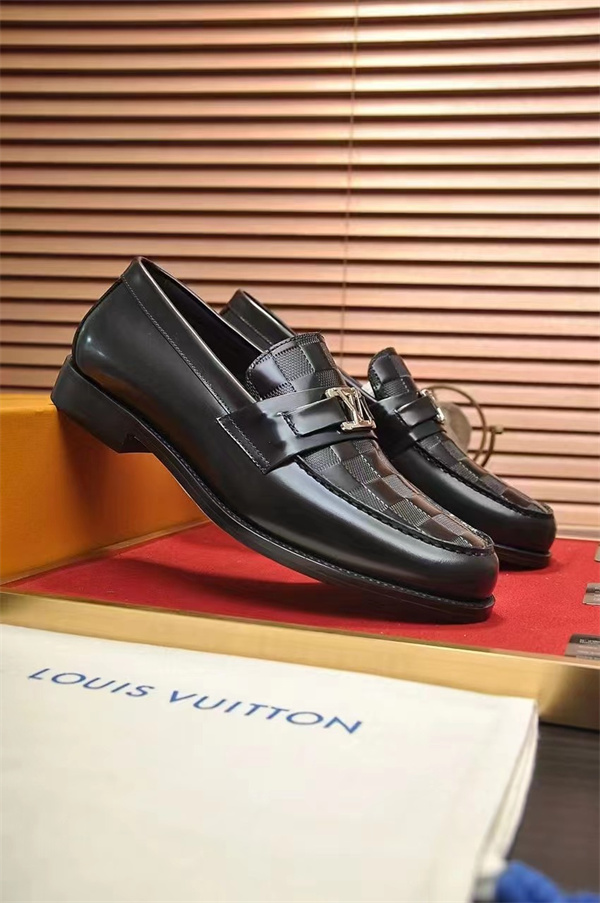 Lv Loafer 062