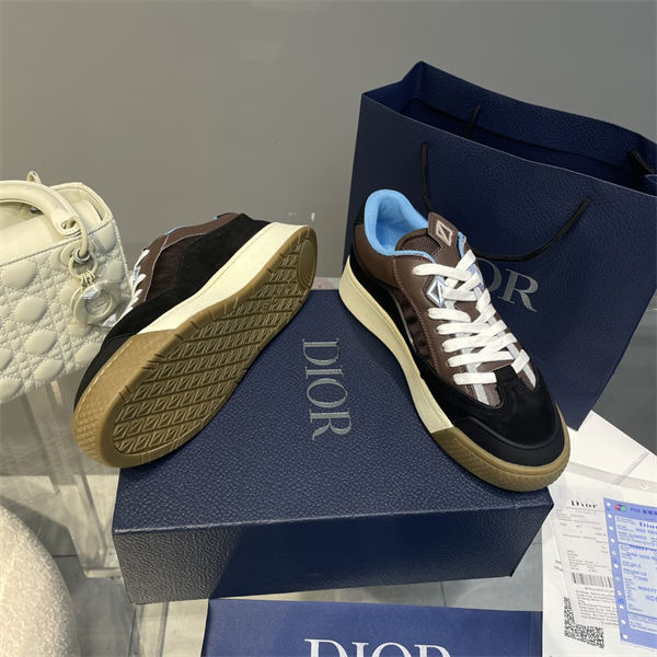 Dr x Travis Scott Sneaker