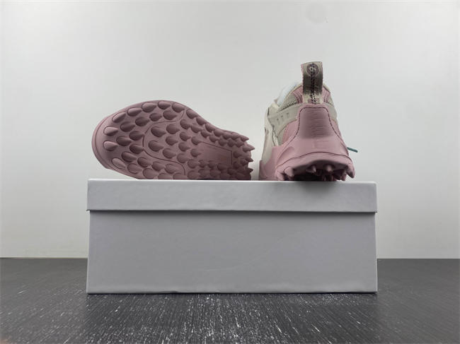 Off-White c/o Virgil Abloh