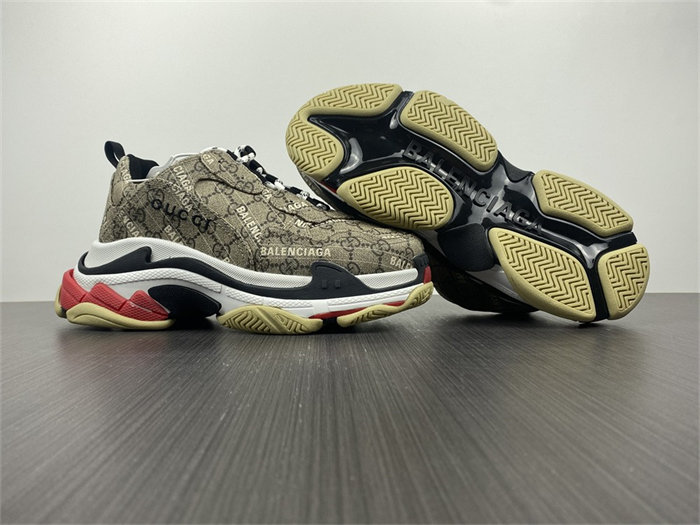 Gocci x BLCG The Hacker Project Triple S Beige 677192 ULZ10 9795