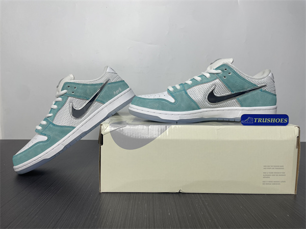 Nike SB Dunk Low FD2562-400