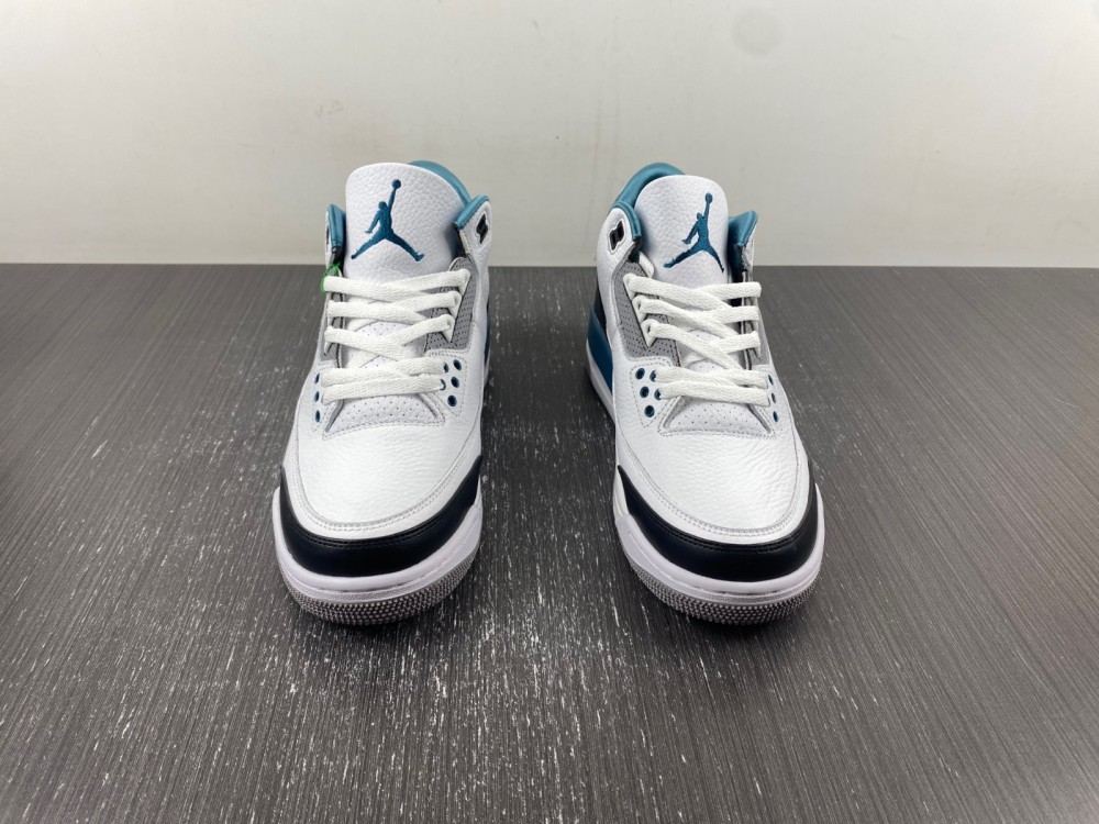 Air Jordan 3 Retro 136064-660