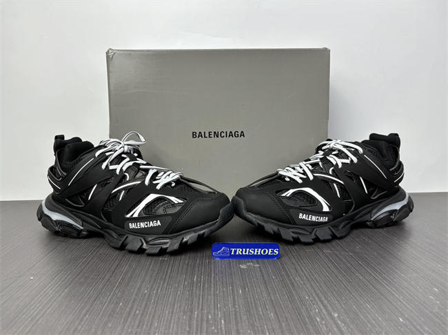 BLCG TRACK SNEAKER 542023 W1GB1 2045 with LED