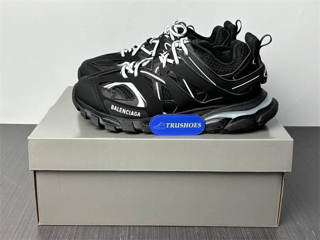 BLCG TRACK SNEAKER 542023 W1GB1 2045 with LED