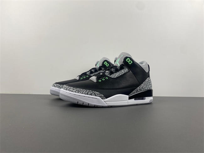 Air Jordan 3 “Green Glow” CT8532-031