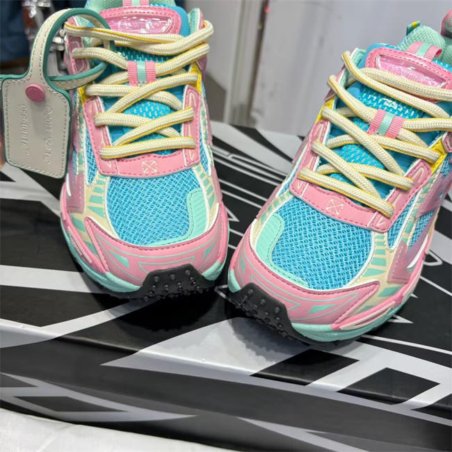 OFF-WHITE Be Right Back