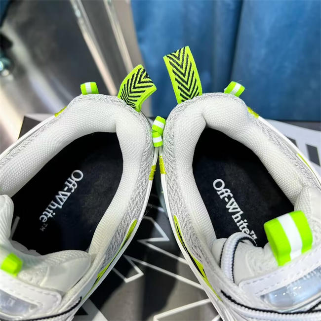 OFF-WHITE Be Right Back