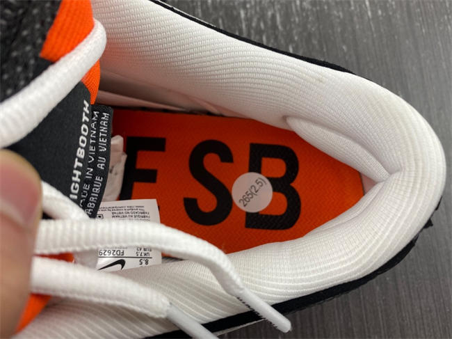 TIGHTBOOTH x Nike SB Dunk Low