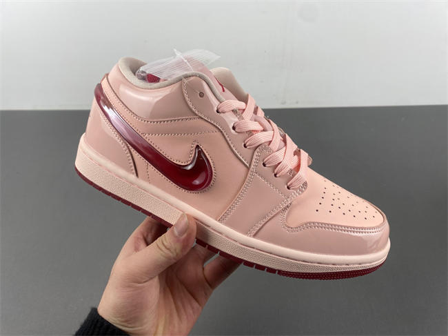Air Jordan 1 Retro Low